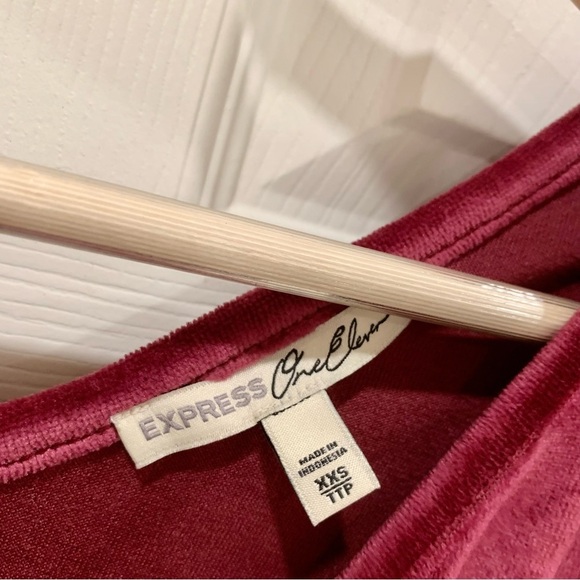 ❤️ Red Off-the-Shoulder Double V-Neck Velour Sweatshirt - Picture 2 of 5